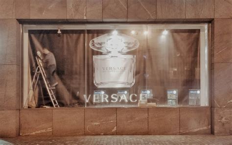 versace clothing founder|where was versace founded.